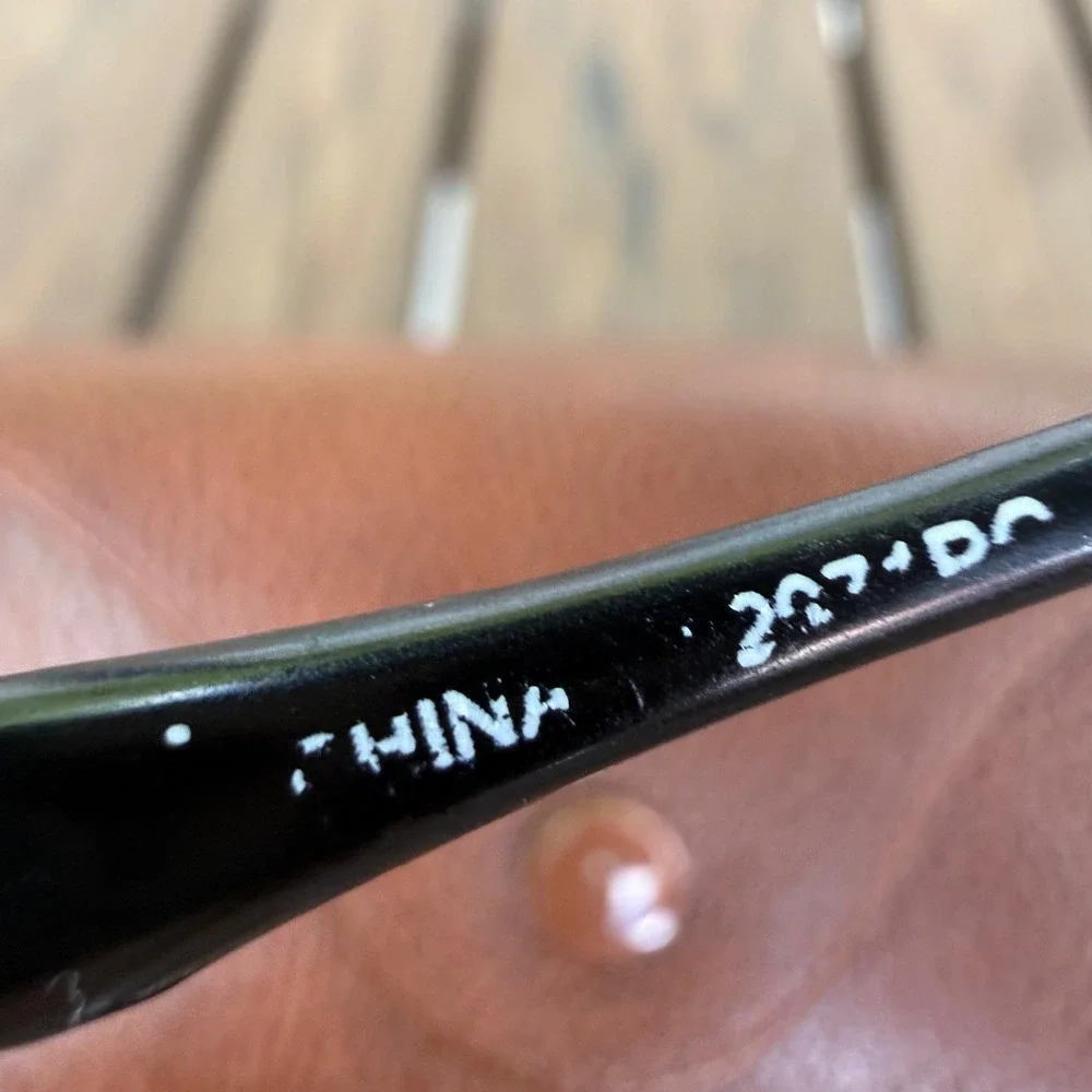 Ray-Ban Mens Aviator Sunglasses Black Metal Frame Brown Glass Visual Scene